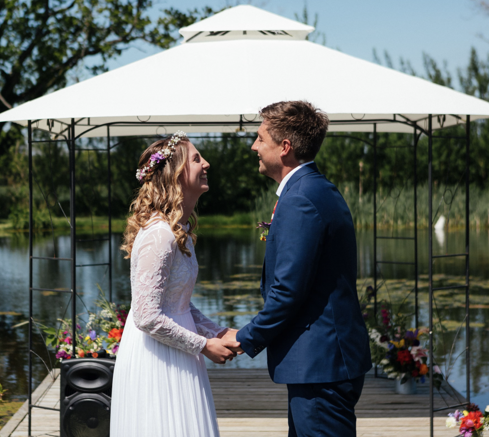 Lakeside marriage ceremony in Somerset, Waterside Country Barn